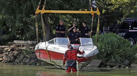 Divers recover person last seen going under water at lake in Northwest Indiana